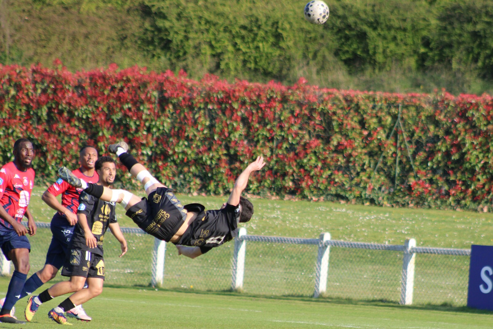 N3 (J21) : DEUX ÉQUIPES AU PIED DU MUR !